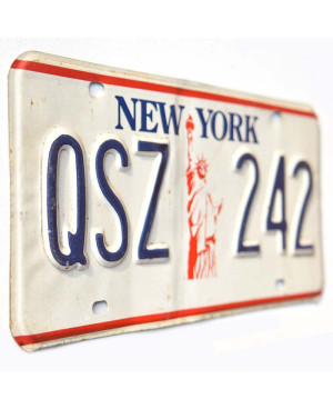 Amerikai rendszám New York Liberty QSZ 242