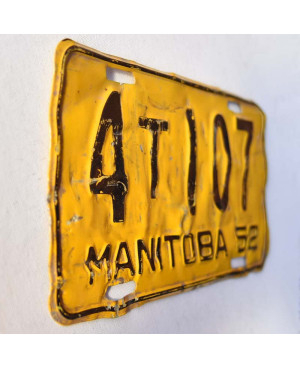Kanadai rendszám Manitoba 1952 Yellow 4T107